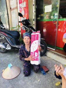 giay tilo_giay ve sinh 14 cuon_nguoi tieu dung