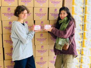 giấy tilo rút bàn nhỏ cùng Anuk