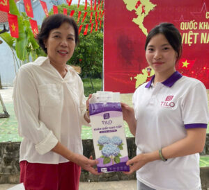 giấy rút treo tường